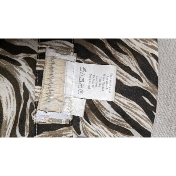 Women's COLDWATER CREEK Animal Print Long Sleeve Button-Up Blouse 1X - Picture 11 of 12